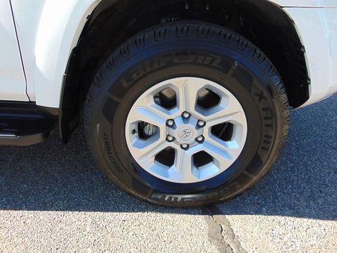 Used 2024 Toyota 4Runner SR5 Premium AWD/4WD image 27