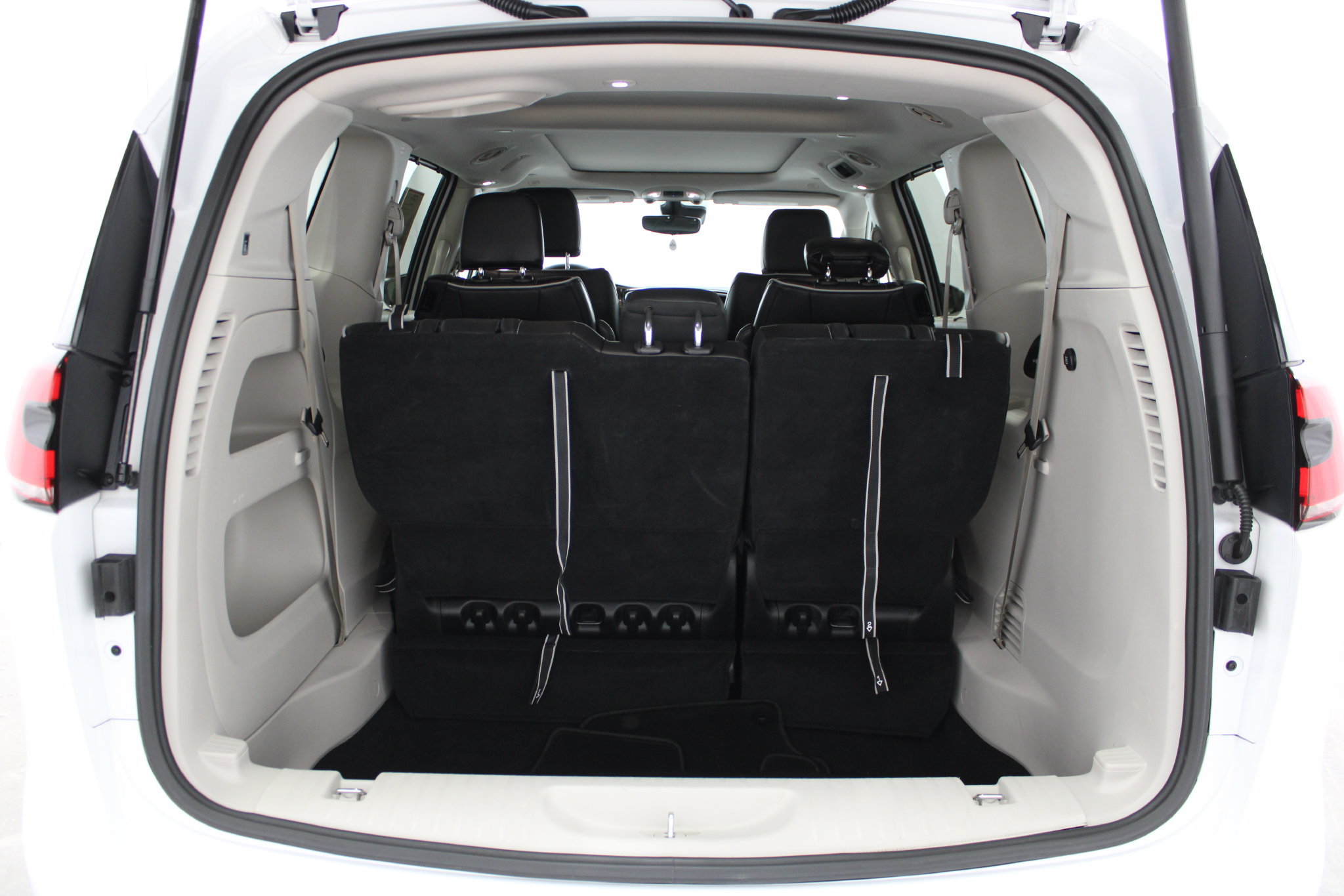 Used 2023 Chrysler Pacifica Limited FWD image 20