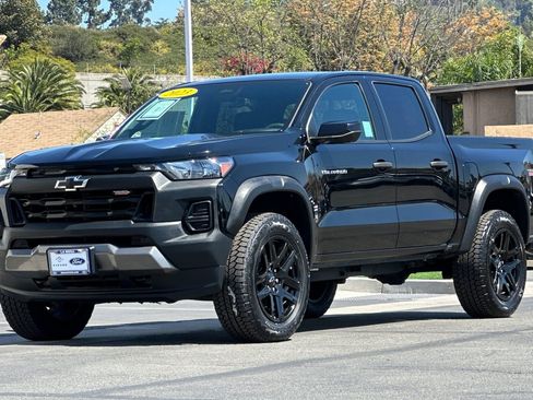 Used 2023 Chevrolet Colorado Trail Boss w/ Technology Package AWD/4WD image 1