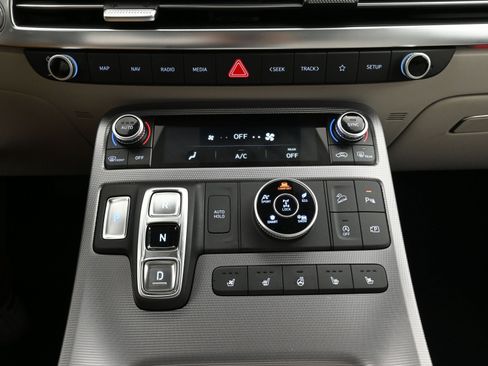 Used 2024 Hyundai Palisade Calligraphy image 18