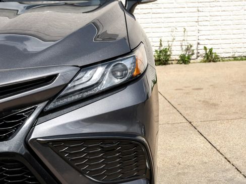 Used 2021 Toyota Camry XSE FWD image 43
