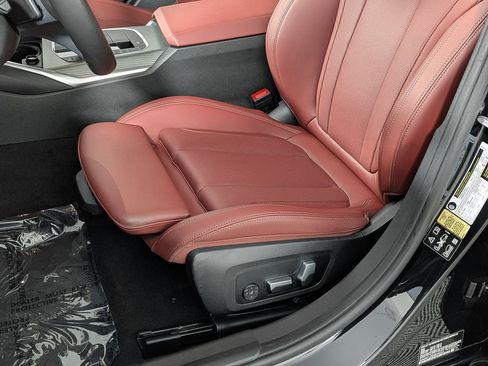 Certified 2022 BMW 330i xDrive Sedan w/ M Sport Package image 19