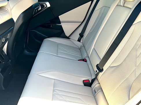 New 2026 BMW X3 xDrive30i w/ Premium Package AWD/4WD image 16