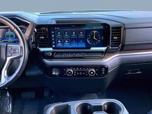 Used 2022 Chevrolet Silverado 1500 LT image 9