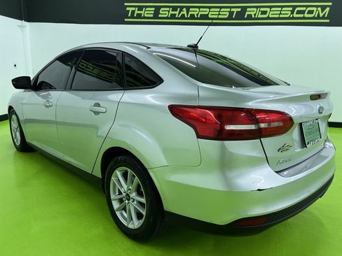 Used 2018 Ford Focus SE FWD image 7