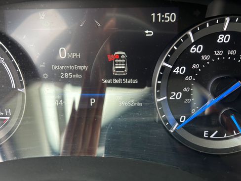 Used 2021 Toyota Highlander XLE image 16