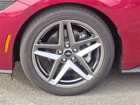 Used 2025 Ford Mustang Premium image 8