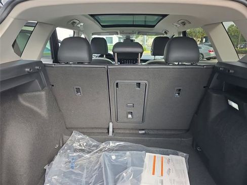 New 2026 Volkswagen Taos SE FWD image 23