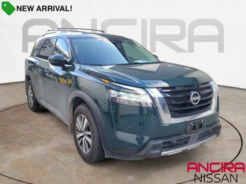 Used 2024 Nissan Pathfinder SL FWD image 1