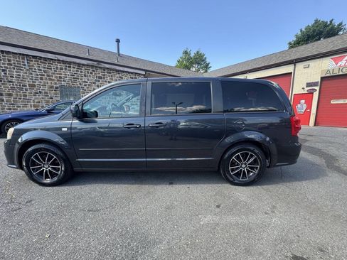 Used 2014 Dodge Grand Caravan SE FWD image 3
