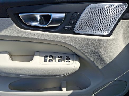New 2026 Volvo XC60 T8 Ultra image 7