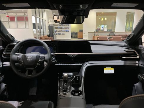 New 2026 Toyota Crown Platinum AWD/4WD image 38