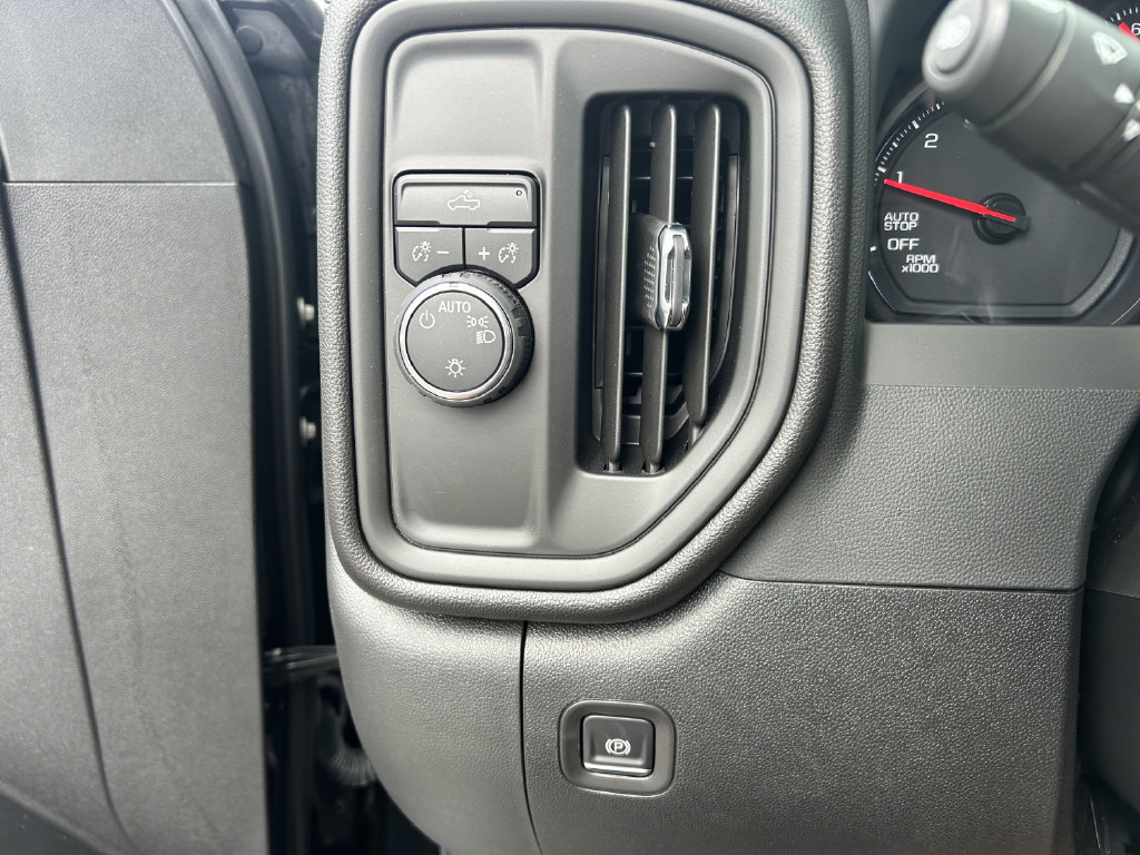 Used 2026 Chevrolet Silverado 1500 Custom RWD image 28