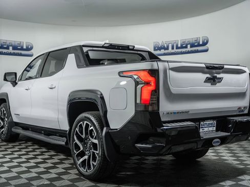 Used 2024 Chevrolet Silverado EV RST image 4