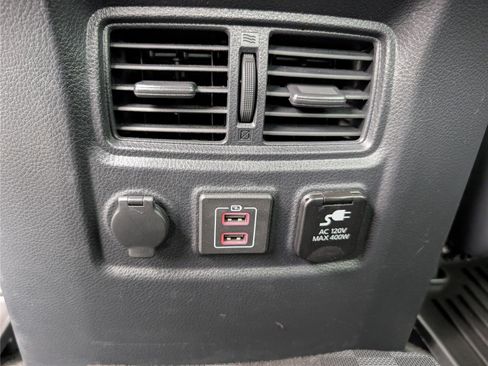 Used 2020 Nissan Titan SV w/ SV Convenience Package AWD/4WD image 14