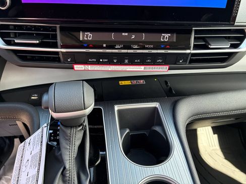 New 2026 Toyota Sienna XLE FWD image 22