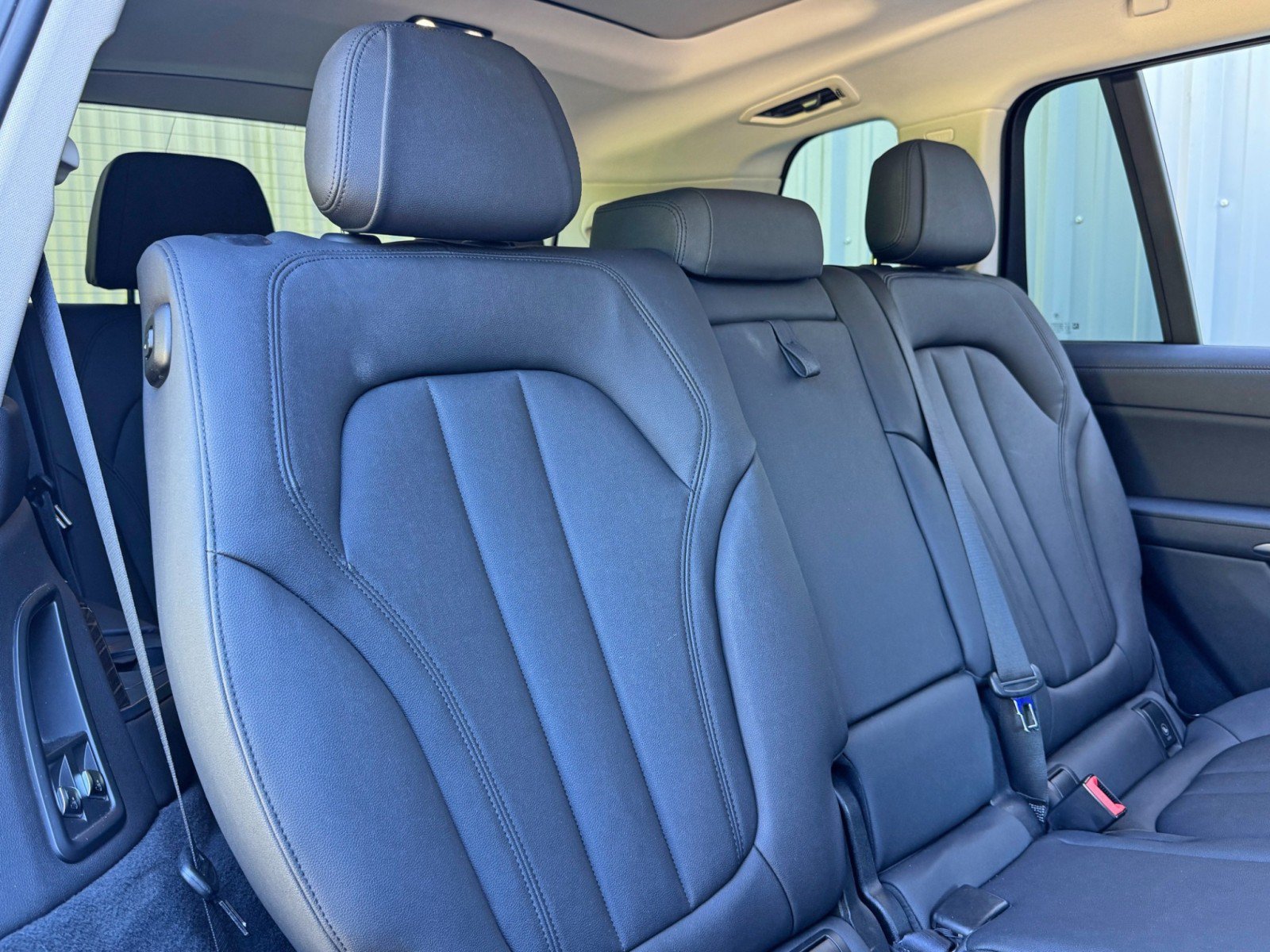 Used 2021 BMW X7 xDrive40i w/ Premium Package AWD/4WD image 38