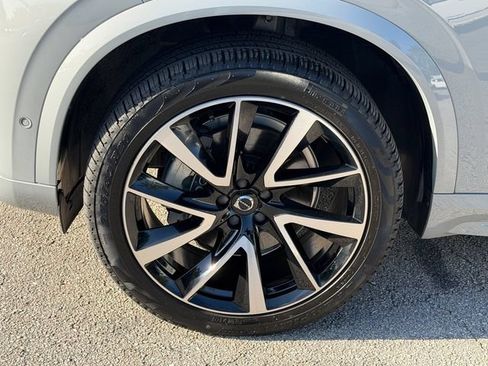 Certified 2024 Volvo XC90 B5 Plus w/ Protection Package Premier AWD/4WD image 11