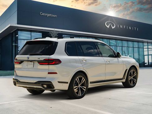 Used 2026 BMW X7 xDrive40i w/ M Sport Package AWD/4WD image 5
