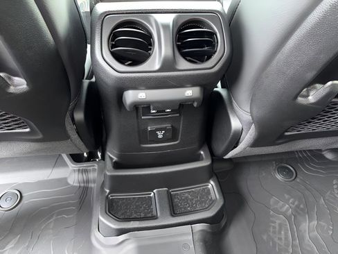 New 2026 Jeep Wrangler Unlimited Sahara AWD/4WD image 33
