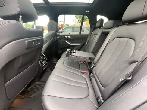 Used 2022 BMW X5 xDrive40i w/ Premium Package AWD/4WD image 34