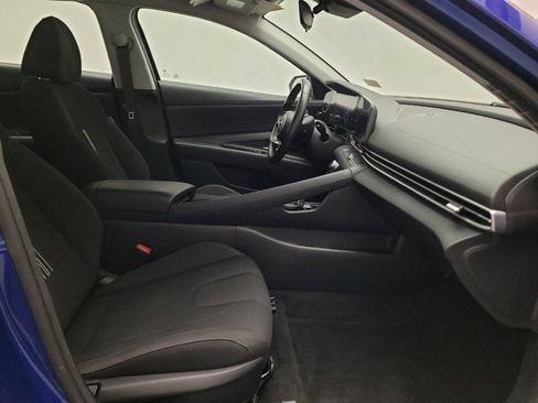 Used 2023 Hyundai Elantra SEL w/ Convenience Package FWD image 21