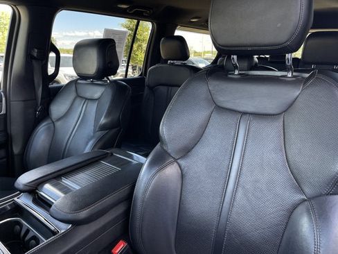 Used 2024 Jeep Wagoneer Series II w/ Flexible Seating Group RWD image 14