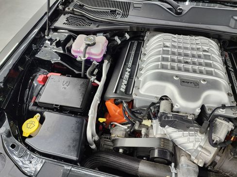 Used 2018 Dodge Challenger SRT Hellcat image 19