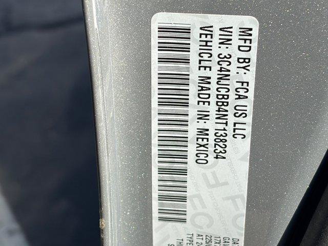 Used 2022 Jeep Compass Latitude FWD image 12
