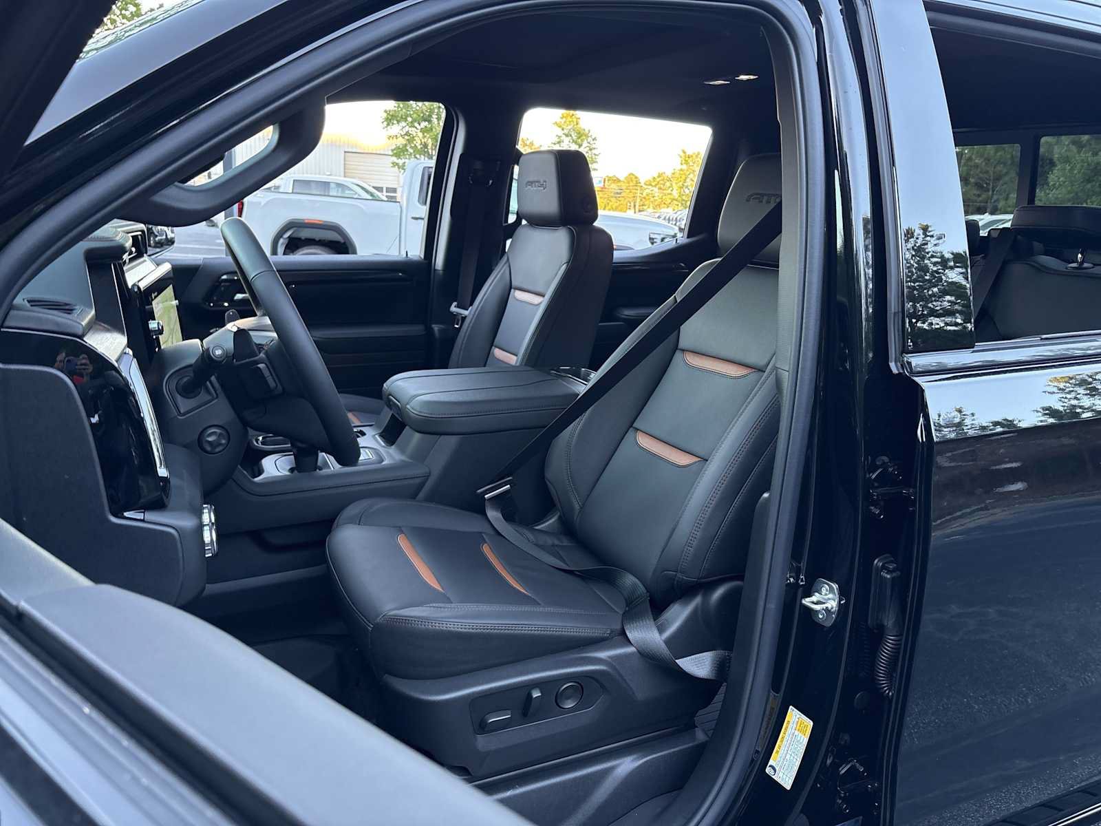 New 2026 GMC Sierra 1500 AT4 w/ AT4 Premium Package AWD/4WD image 17