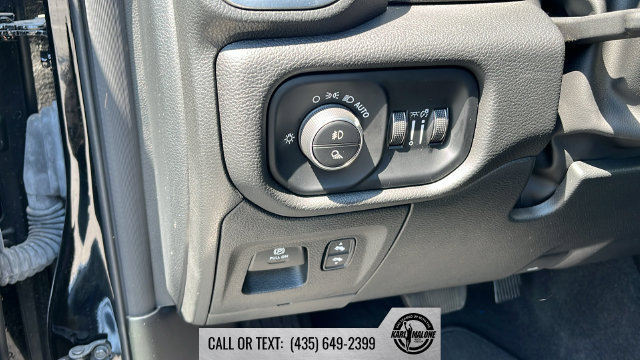 Used 2025 RAM 1500 Laramie w/ Sport Appearance Package AWD/4WD image 11