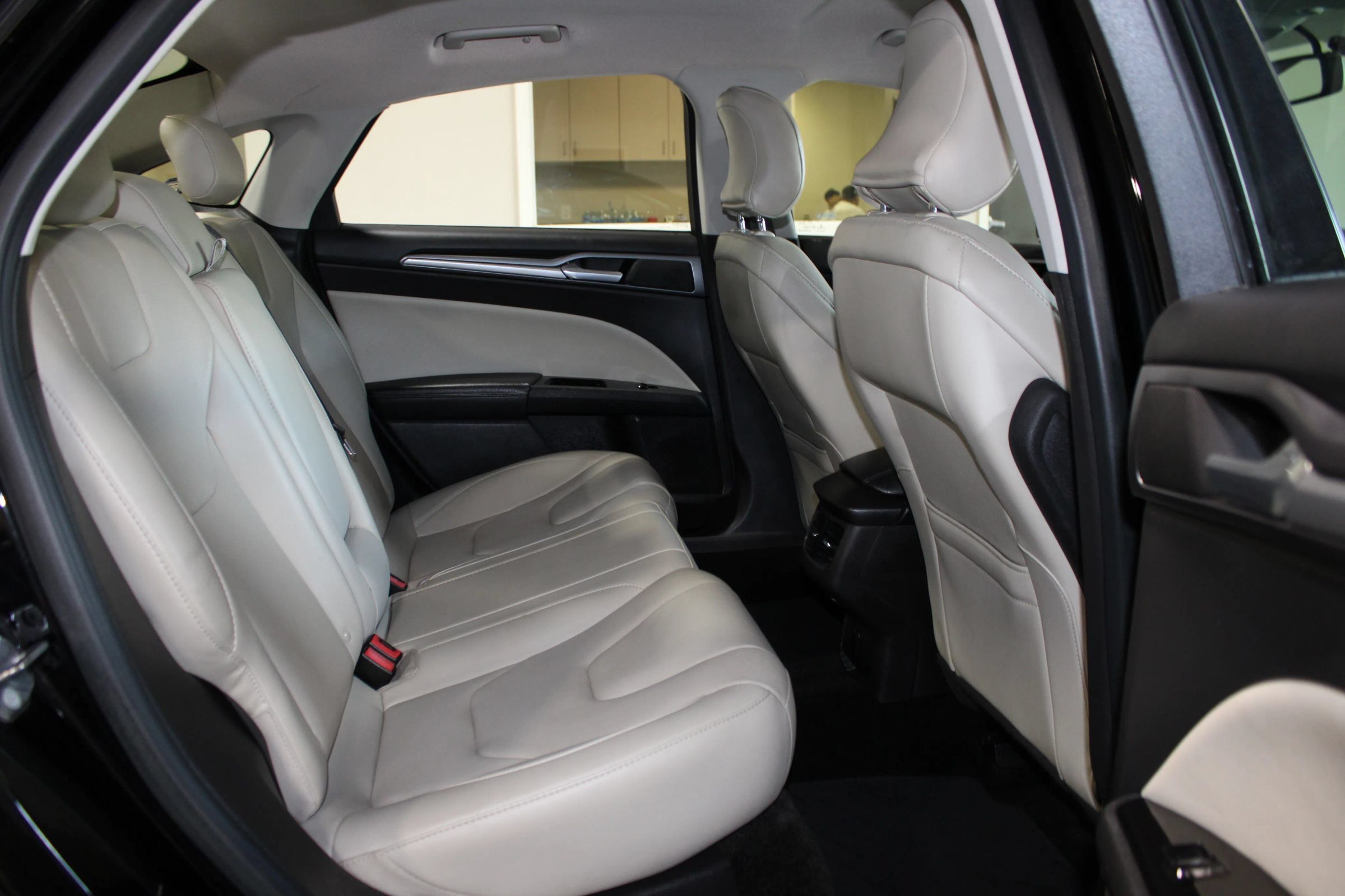 Used 2016 Ford Fusion Titanium AWD/4WD image 29