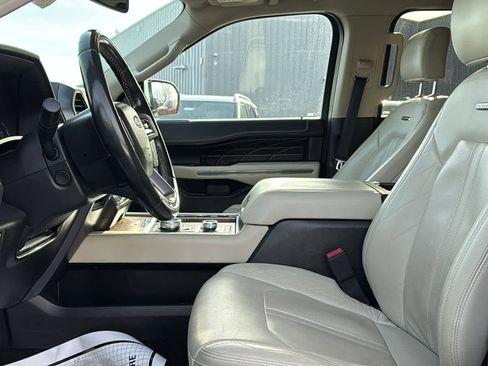 Used 2018 Ford Expedition Platinum image 12