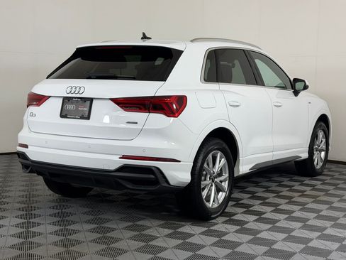 Certified 2025 Audi Q3 2.0T Premium w/ Convenience Package AWD/4WD image 9