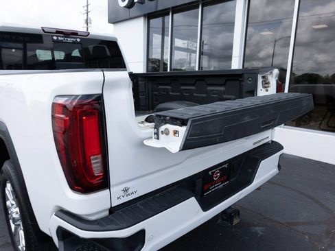 Used 2023 GMC Sierra 3500 Denali w/ Denali Ultimate Package AWD/4WD image 7