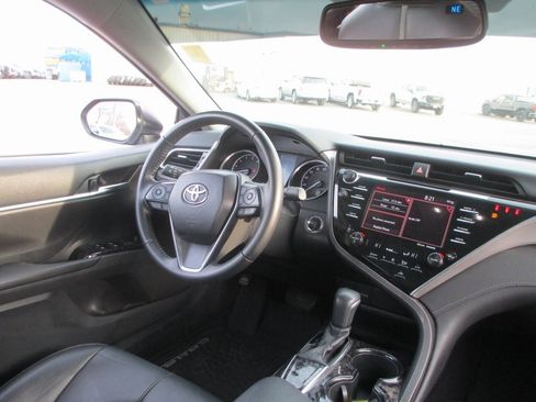 Used 2018 Toyota Camry SE image 17