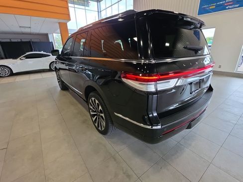 Used 2022 Lincoln Navigator Reserve AWD/4WD image 12