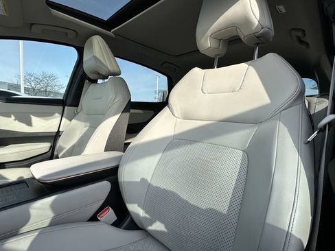 Certified 2023 Nissan Ariya EVOLVE+ e-4ORCE image 27