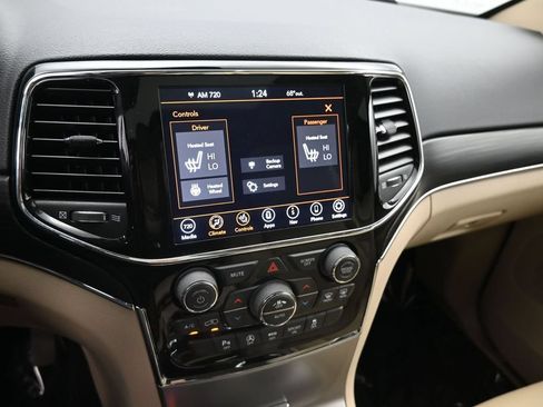 Used 2020 Jeep Grand Cherokee Limited AWD/4WD image 16