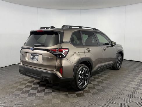 Used 2025 Subaru Forester Premium AWD/4WD image 14