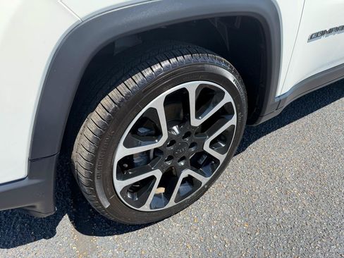 Used 2018 Jeep Compass Limited w/ Navigation Group FWD image 26