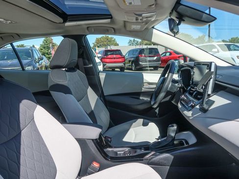 Used 2020 Toyota Corolla LE w/ LE Premium Package image 21