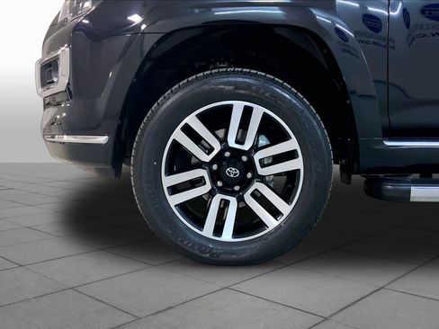 Used 2022 Toyota 4Runner Limited AWD/4WD image 10