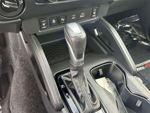 Certified 2022 Nissan Frontier PRO-4X w/ Pro-4X Premium Package image 32