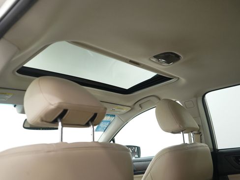 Used 2015 Subaru Outback 3.6R Limited image 21