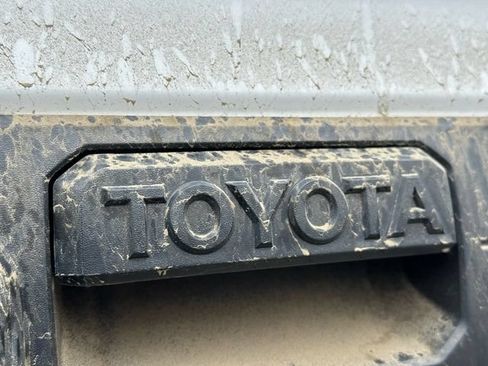 Used 2023 Toyota Tacoma TRD Off-Road w/ Black Out Package (TMS) AWD/4WD image 10