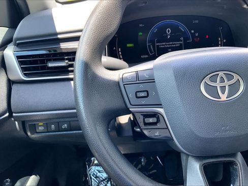 Used 2025 Toyota Camry LE FWD image 23