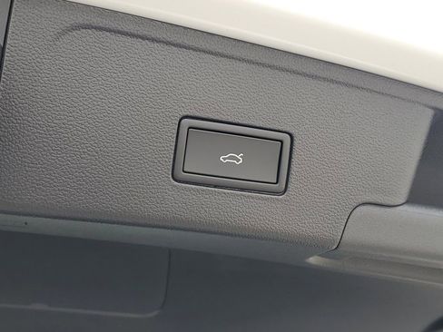New 2026 Volkswagen Atlas Cross Sport SEL R-Line AWD/4WD image 8