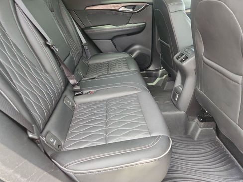 Used 2022 Buick Envision Avenir w/ Technology Package II FWD image 28
