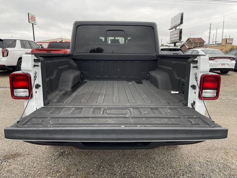 Used 2022 Jeep Gladiator Mojave w/ Auxiliary Switch Group image 14